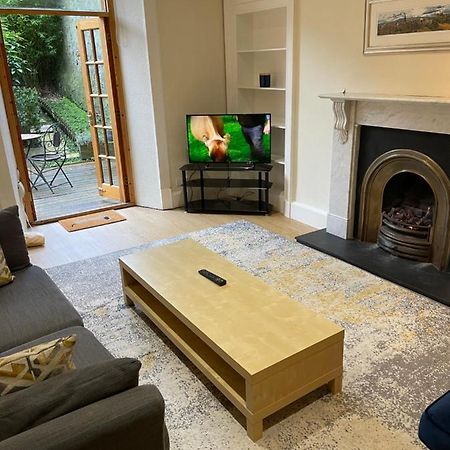 Fantastic Location 10 Mins To Princes Street- 15 To Royal Mile- Main Door-Patio Единбург Екстериор снимка
