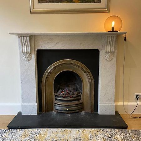 Fantastic Location 10 Mins To Princes Street- 15 To Royal Mile- Main Door-Patio Единбург Екстериор снимка