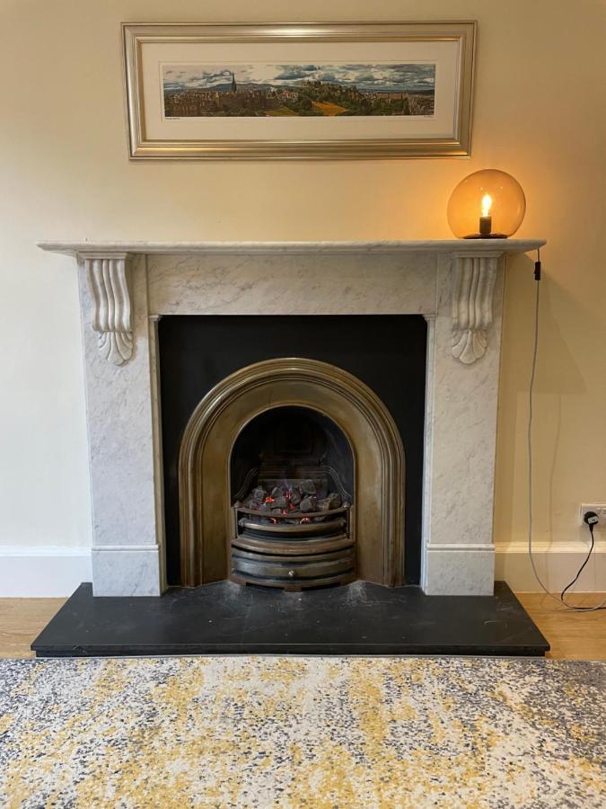 Fantastic Location 10 Mins To Princes Street- 15 To Royal Mile- Main Door-Patio Единбург Екстериор снимка