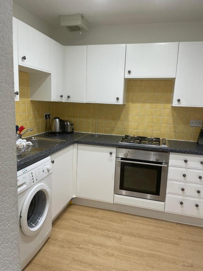 Fantastic Location 10 Mins To Princes Street- 15 To Royal Mile- Main Door-Patio Единбург Екстериор снимка